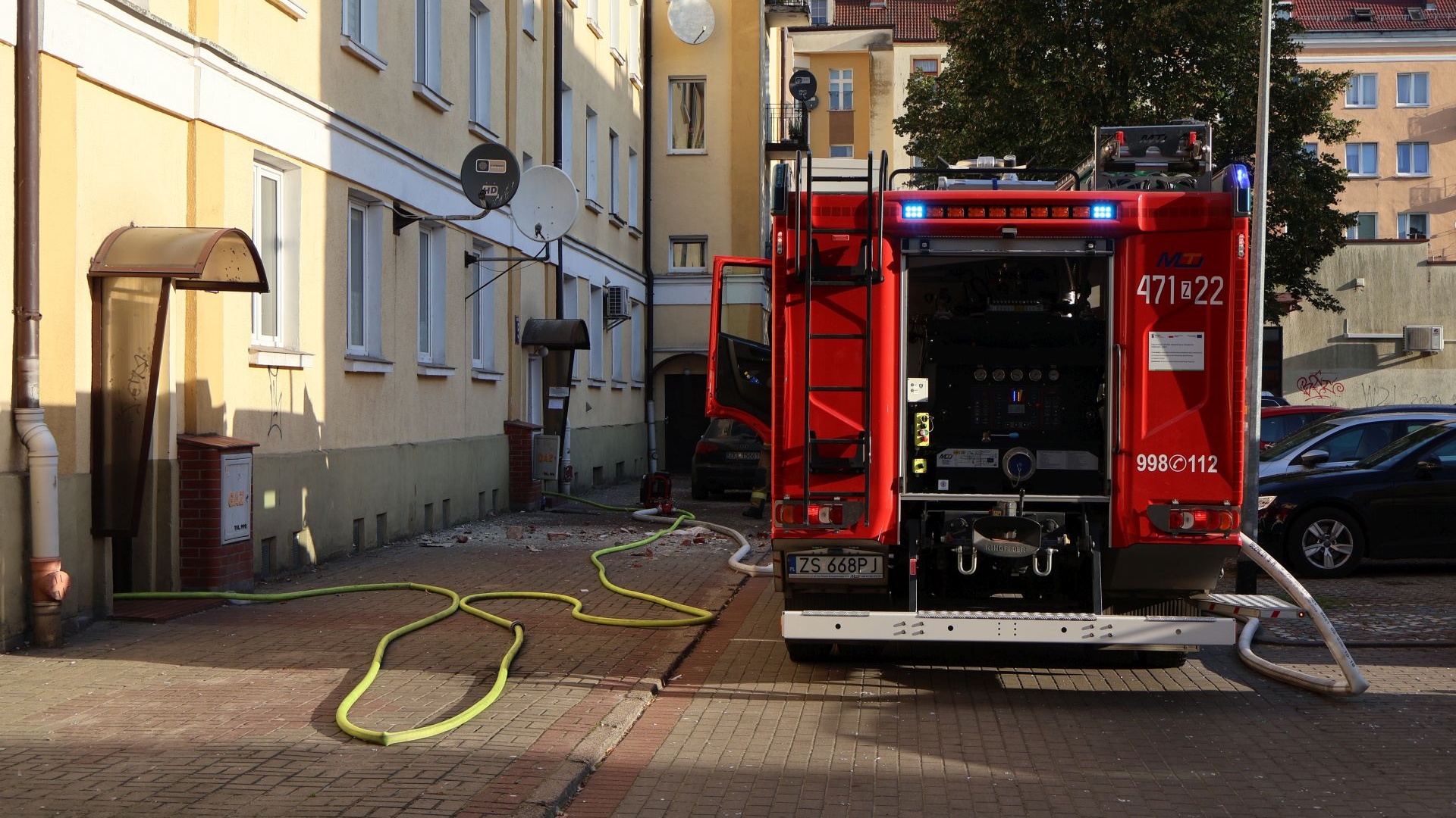 Ranni, ewakuacja budynku. Kończy się akcja po wybuchu gazu w Kołobrzegu