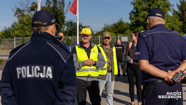 Fot. Robert Stachnik [Radio Szczecin] Protest rolników pod siedzibą KOWR