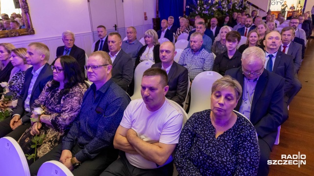 Fot. Robert Stachnik [Radio Szczecin] Wieloletni pracownicy ZCh Police otrzymali medale od Prezydenta RP [ZDJĘCIA]