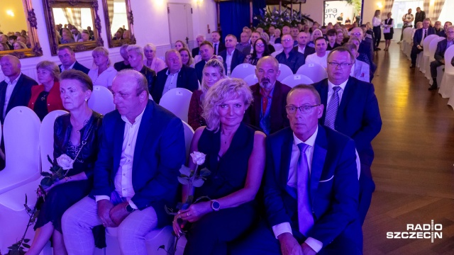 Fot. Robert Stachnik [Radio Szczecin] Wieloletni pracownicy ZCh Police otrzymali medale od Prezydenta RP [ZDJĘCIA]
