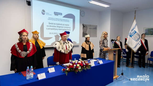 Fot. Robert Stachnik [Radio Szczecin] Studenci Akademii Nauk Stosowanych TWP zainaugurowali rok akademicki [WIDEO, ZDJĘCIA]
