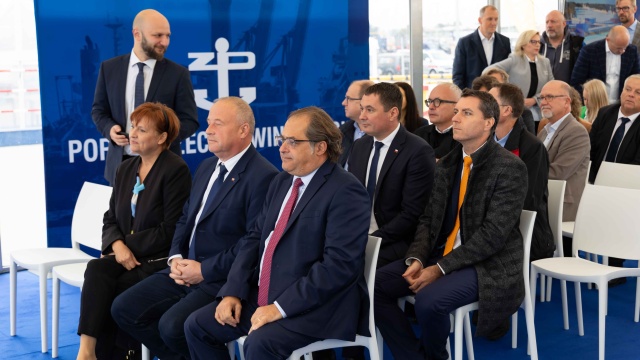 Fot. Robert Stachnik [Radio Szczecin] Nowe nabrzeże na terminalu promowym w Świnoujściu [WIDEO, ZDJĘCIA]