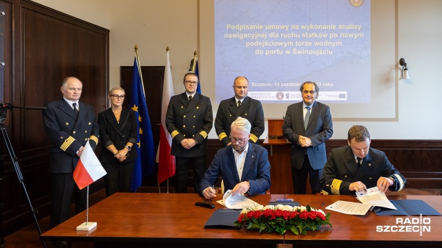 Fot. Robert Stachnik [Radio Szczecin] Budowa nowego podejścia dla statków w Świnoujściu. Jest pierwsza umowa [ZDJĘCIA]