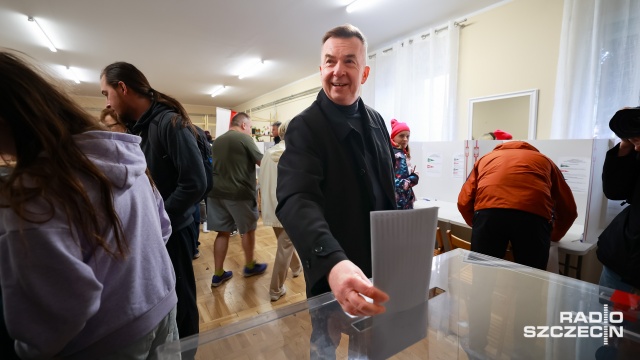 Dariusz Wieczorek Fot. Robert Stachnik [Radio Szczecin] Politycy z regionu wzięli udział w wyborach [WIDEO, ZDJĘCIA]