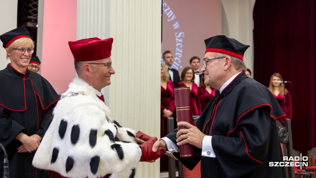 Fot. Robert Stachnik [Radio Szczecin] Wręczenie tytułów naukowych na PUM. Zwiększyła się lista doktorów honoris causa [WIDEO, ZDJĘCIA]