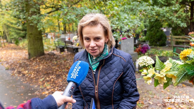 Fot. Robert Stachnik [Radio Szczecin] Cmentarz Centralny. To był dobry dzień na sprzątanie [WIDEO, ZDJĘCIA]