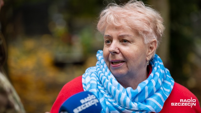 Fot. Robert Stachnik [Radio Szczecin] Tłumy na cmentarzu, czyli wielkie sprzątanie [ZDJĘCIA]