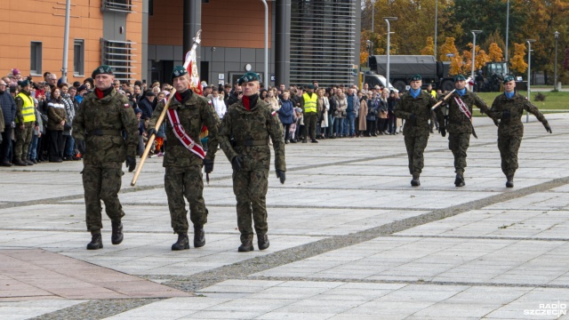 Fot. Maciej Papke [Radio Szczecin] "To wyraz waszego patriotyzmu i gotowości służenia ojczyźnie" [WIDEO, ZDJĘCIA]