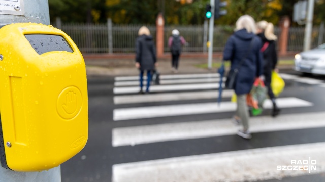Fot. Robert Stachnik [Radio Szczecin] Nowa sygnalizacja na Mieszka I. Piesi: będzie bezpieczniej [WIDEO, ZDJĘCIA]