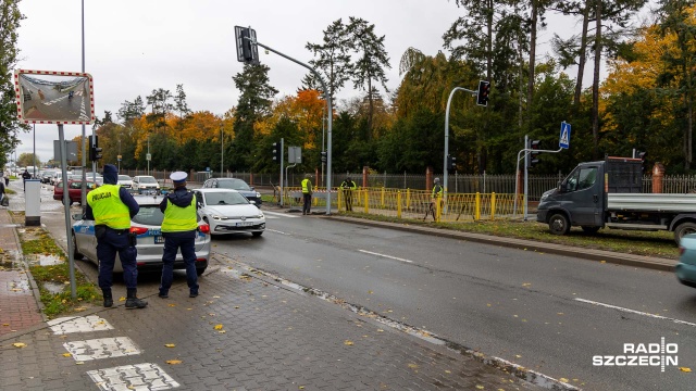 Fot. Robert Stachnik [Radio Szczecin] Nowa sygnalizacja na Mieszka I. Piesi: będzie bezpieczniej [WIDEO, ZDJĘCIA]