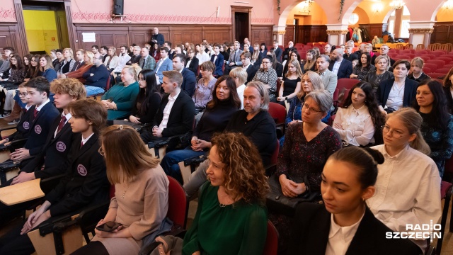 Fot. Robert Stachnik [Radio Szczecin] Najlepsi uczniowie z regionu dostali blisko 200 stypendiów [WIDEO, ZDJĘCIA]