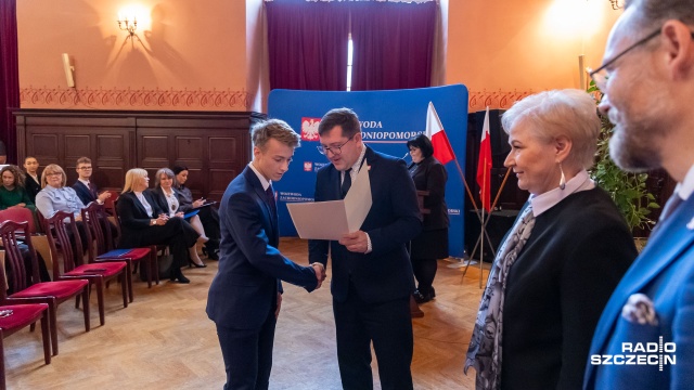 Fot. Robert Stachnik [Radio Szczecin] Najlepsi uczniowie z regionu dostali blisko 200 stypendiów [WIDEO, ZDJĘCIA]