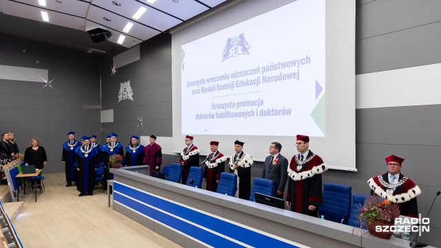 Fot. Robert Stachnik [Radio Szczecin] Pracownicy Zachodniopomorskiego Uniwersytetu Technologicznego odznaczeni [ZDJĘCIA]