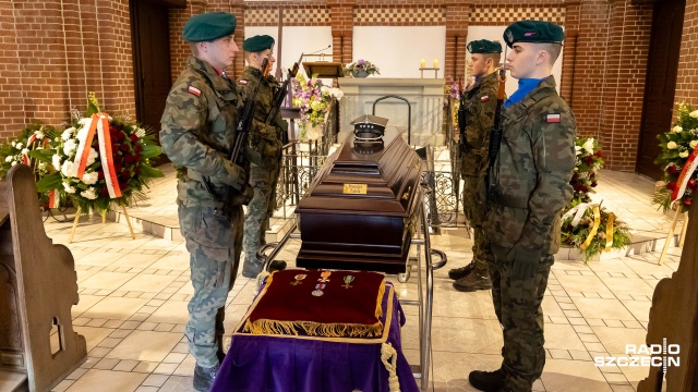 Fot. Robert Stachnik [Radio Szczecin] Ostatnie pożegnanie żołnierza AK, kapitana Bronisława Pakuły [ZDJĘCIA]