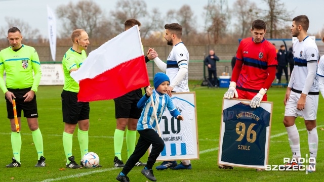 Fot. Robert Stachnik [Radio Szczecin] Trzecia liga. Derby dla piłkarzy Świtu [ZDJĘCIA]