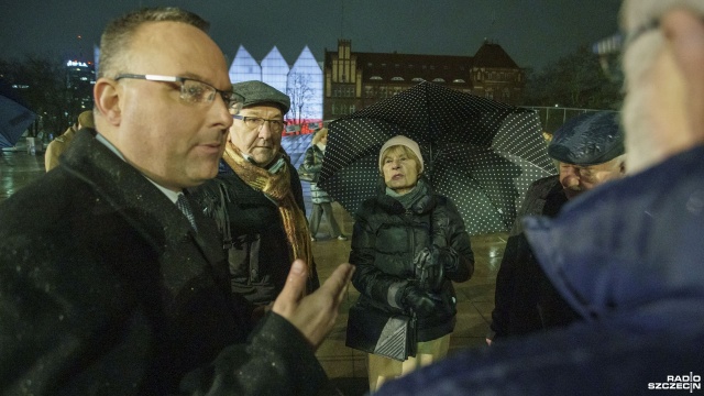 Fot. Maciej Papke [Radio Szczecin] Zapalili światełko w hołdzie ofiarom Stanu Wojennego [WIDEO, ZDJĘCIA]