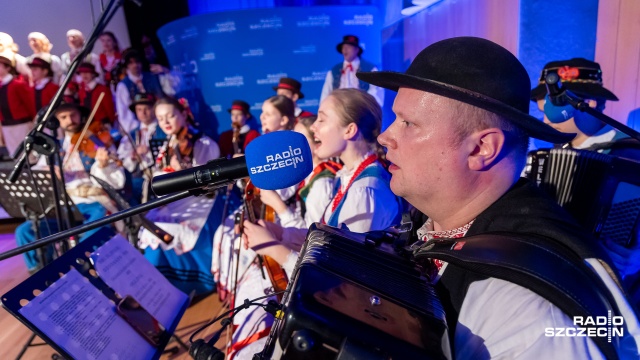 Fot. Robert Stachnik [Radio Szczecin] "Szczecinianie" kolędowali w radiowym studiu [WIDEO, ZDJĘCIA]