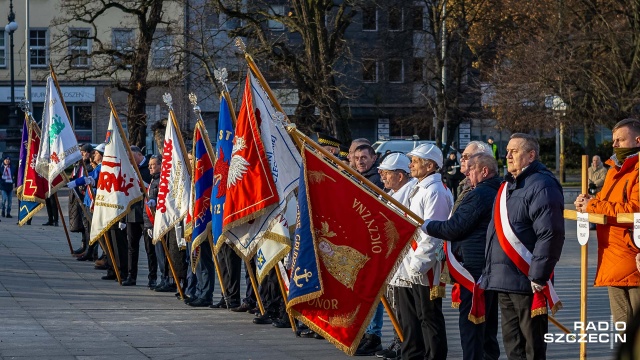 Fot. Robert Stachnik [Radio Szczecin] Marsz pamięci ofiar Grudnia'70 w Szczecinie [ZDJĘCIA]