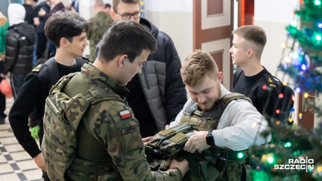 Fot. Robert Stachnik [Radio Szczecin] Wojsko zawitało na szczecińską Politechnikę Morską [WIDEO, ZDJĘCIA]