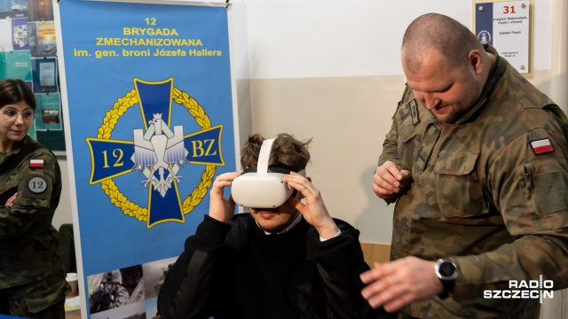 Fot. Robert Stachnik [Radio Szczecin] Wojsko zawitało na szczecińską Politechnikę Morską [WIDEO, ZDJĘCIA]