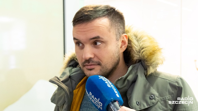 Fot. Robert Stachnik [Radio Szczecin] Poranne, przedświąteczne zakupy... Swoje odstać trzeba [ZDJĘCIA]