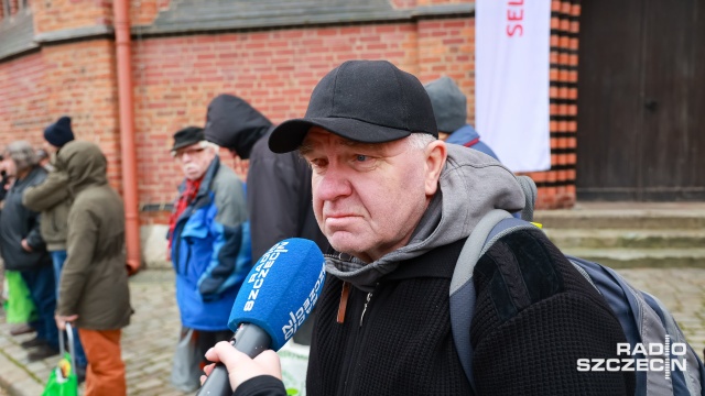 Fot. Robert Stachnik [Radio Szczecin] Spotkanie wigilijne dla potrzebujących przy szczecińskiej Archikatedrze [WIDEO, ZDJĘCIA]