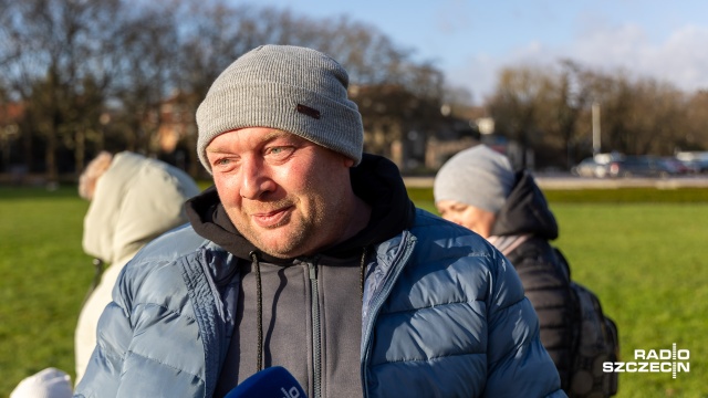 Fot. Robert Stachnik [Radio Szczecin] Jasne Błonia wypełniły się spacerowiczami. "Trening po pierogach" [WIDEO, ZDJĘCIA]