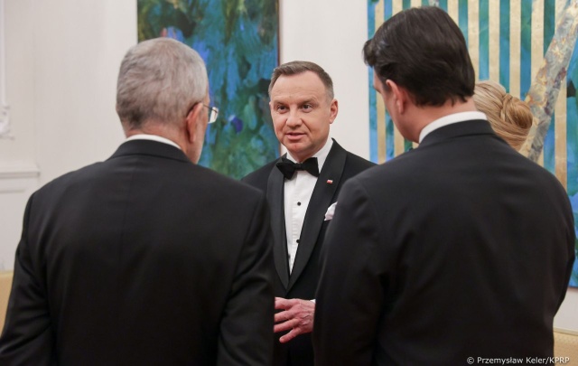 Państwa Europy Środkowej należą do rodziny wolnych narodów, które wykorzystały szansę i uwolniły się od totalitarnego dyktatu - powiedziała prezydent Słowacji Zuzana aputov, podczas uroczystości wręczenia odznaczeń państwowych.