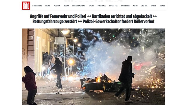 Nie da się porównać intensywności tych ataków z poprzednimi latami - tak niemiecka policja komentuje wydarzenia nocy sylwestrowej w Berlinie.