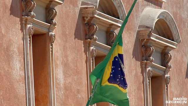 Zwolennicy byłego prezydenta Brazylii Jaira Bolsonaro wtargnęli do siedziby parlamentu. Protestujący - jak podaje BBC - otoczyli także pałac prezydencki.