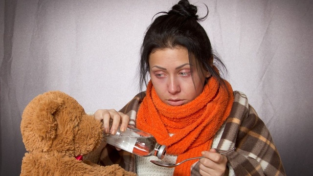 Doktor Agnieszka Szarowska, specjalistka chorób zakaźnych ze szpitala MSWiA w Warszawie powiedziała, że obecna fala infekcji górnych dróg oddechowych nie jest o tej porze roku niczym nadzwyczajnym.