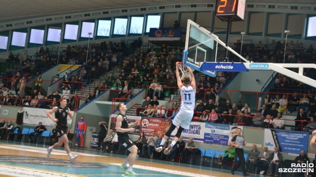 Czarodzieje z Wydm przegrali we własnej hali z AZS AGH Kraków.