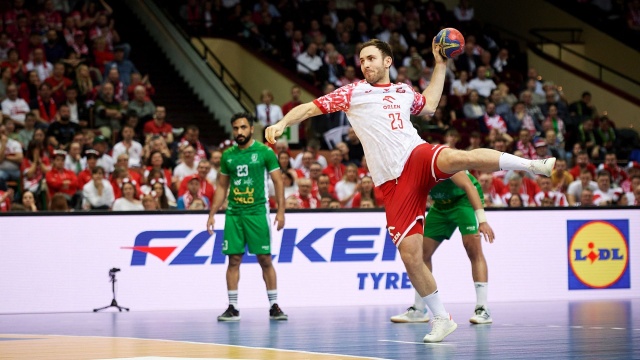 Polscy piłkarze ręczni awansowali do drugiej rundy Mistrzostw Świata odbywających się w naszym kraju i w Szwecji.