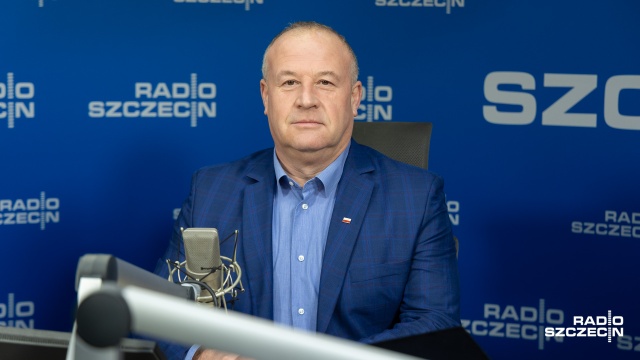 Wyrównywanie szans mieszkańców mniejszych miejscowości - poseł Prawa i Sprawiedliwości Artur Szałabawka w Rozmowach pod Krawatem podkreślał, że inwestowanie pieniędzy z Polskiego Ładu w Zachodniopomorskiem to polityka rządu PiS.