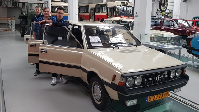 Sześciodrzwiowy Jamnik do zobaczenia w Muzeum Techniki w Szczecinie.