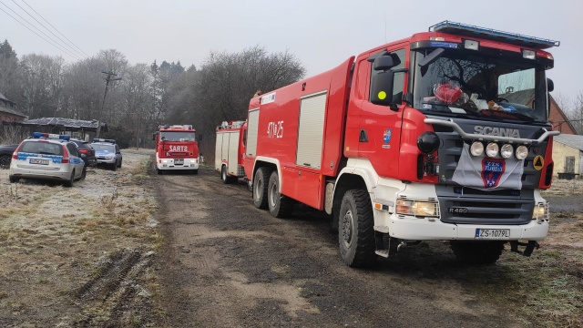 Kolejny pożar na terenie Starej Gorzelni w miejscowości Trzynik, pod Kołobrzegiem. Tym razem płonęła stara obora.