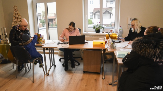 10 000 uchodźców skorzystało do tej pory z pomocy Centrum Pomocy Migrantom i Uchodźcom.