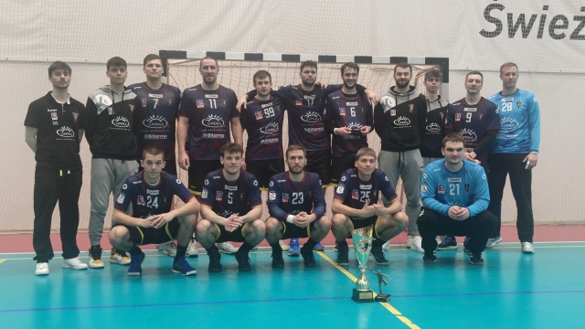 Piłkarze ręczni Sandry SPA Pogoni wygrali towarzyski turniej Sandra SPA CUP. Szczecinianie w finałowym meczu pokonali w hali Gryf Arena w Gryficach pierwszoligową Stal Gorzów Wielkopolski 35:33.