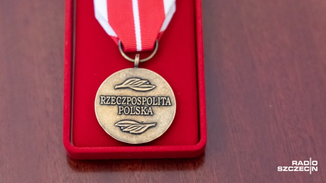 Nauczyciele z Polskiego Towarzystwa Szkolnego Oświata w Berlinie zostali odznaczeni medalami Komisji Edukacji Narodowej za szczególne zasługi dla oświaty i wychowania.