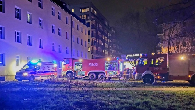 Jedna osoba została ranna w pożarze mieszkania w al. Powstańców Wielkopolskich w Szczecinie.