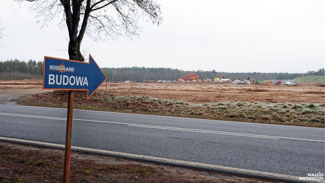 W Brojcach pod Gryficami trwa stawianie pierwszych konstrukcji na budowie największego w Europie Środkowo-Wschodniej tematycznego parku rozrywki.