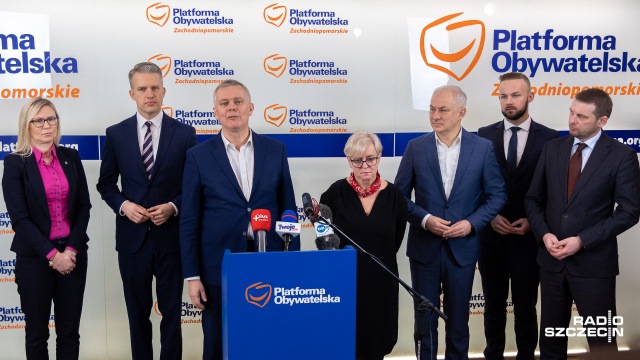 Były minister obrony w rządzie PO-PSL przekonuje, że mógł podpisać umowę na dostawę baterii obrony przeciwlotniczej Patriot jeszcze w 2015 roku - mówił tak w poniedziałek w Szczecinie Tomasz Siemoniak z Platformy Obywatelskiej.
