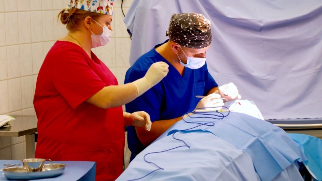 Ponad 1200 operacji tylko w ubiegłym roku wykonali lekarze z oddziału chirurgii plastycznej 109. Szpitala Wojskowego w Szczecinie. To jedna z najprężniej rozwijających się takich jednostek w kraju.