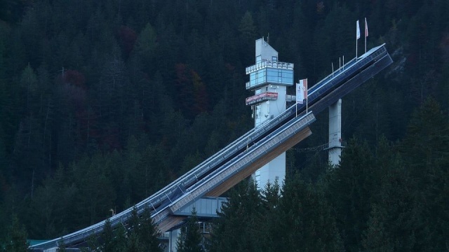 Piotr Żyła zajął 6. miejsce w niedzielnym konkursie Pucharu Świata w skokach narciarskich na mamucim obiekcie w austriackim Bad Mitterndorf.