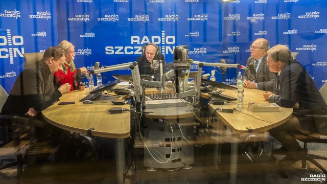 Strukturalny kryzys gospodarczy i społeczny w niemieckiej prowincji na Pomorzu doprowadził do wyboru partii nazistowskiej - tak uważa profesor Grzegorz Kucharczyk. W Radiu Szczecin odbyła się kolejna debata pod nazwą Kolokwium Ottoniańskie. Rozmawiano o historycznych źródłach niemieckiego nazizmu na Pomorzu Zachodnim.