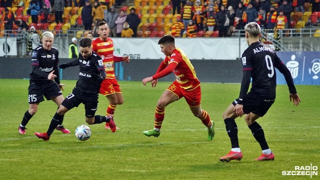 Kolejna niespodziewana porażka Pogoni Szczecin w piłkarskiej ekstraklasie.
