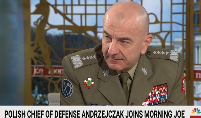 Bezpieczna Ukraina to bezpieczna Polska - tak, cytując marszałka Piłsudskiego, szef Sztabu Generalnego Rajmund Andrzejczak tłumaczył postawę Polski w sprawie wojny na Ukrainie w amerykańskiej telewizji MSNBC.