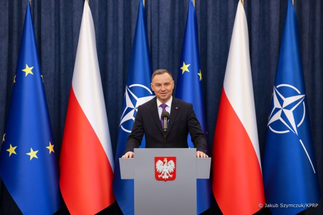 Joe Biden przyjeżdża do Polski w dniach 20 do 22 lutego. Prezydent Andrzej Duda zapowiedział, że z przywódcą Stanów Zjednoczonych będzie rozmawiał między innymi o kwestii bezpieczeństwa naszej części Europy i wsparciu Ukrainy.