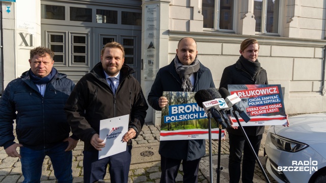 Dlaczego europoseł Bartosz Arłukowicz chce, aby Unia Europejska przejęła kontrolę nad polskimi lasami - o to pytali politycy Solidarnej Polski podczas konferencji prasowej pod siedzibą szczecińskiej PO.
