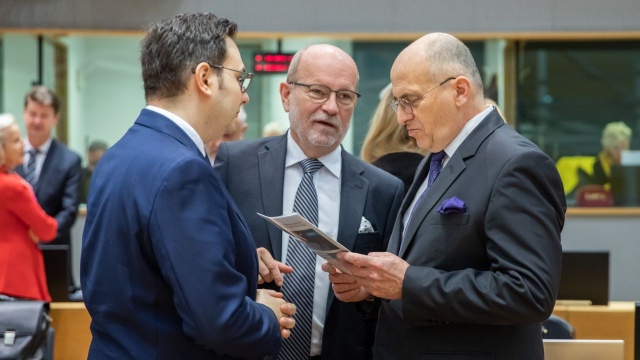 Minister spraw zagranicznych, Zbigniew Rau uważa, że Unia Europejska powinna szybko przyjąć 10. pakiet sankcji wobec Rosji i rozpocząć prace nad kolejnymi.